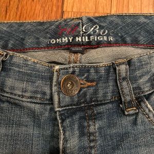 Tommy Hilfiger Boot cut jeans size 4, 33” inseam.